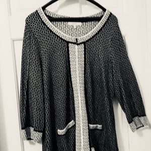 Black & White zip front sweater jacket 1X